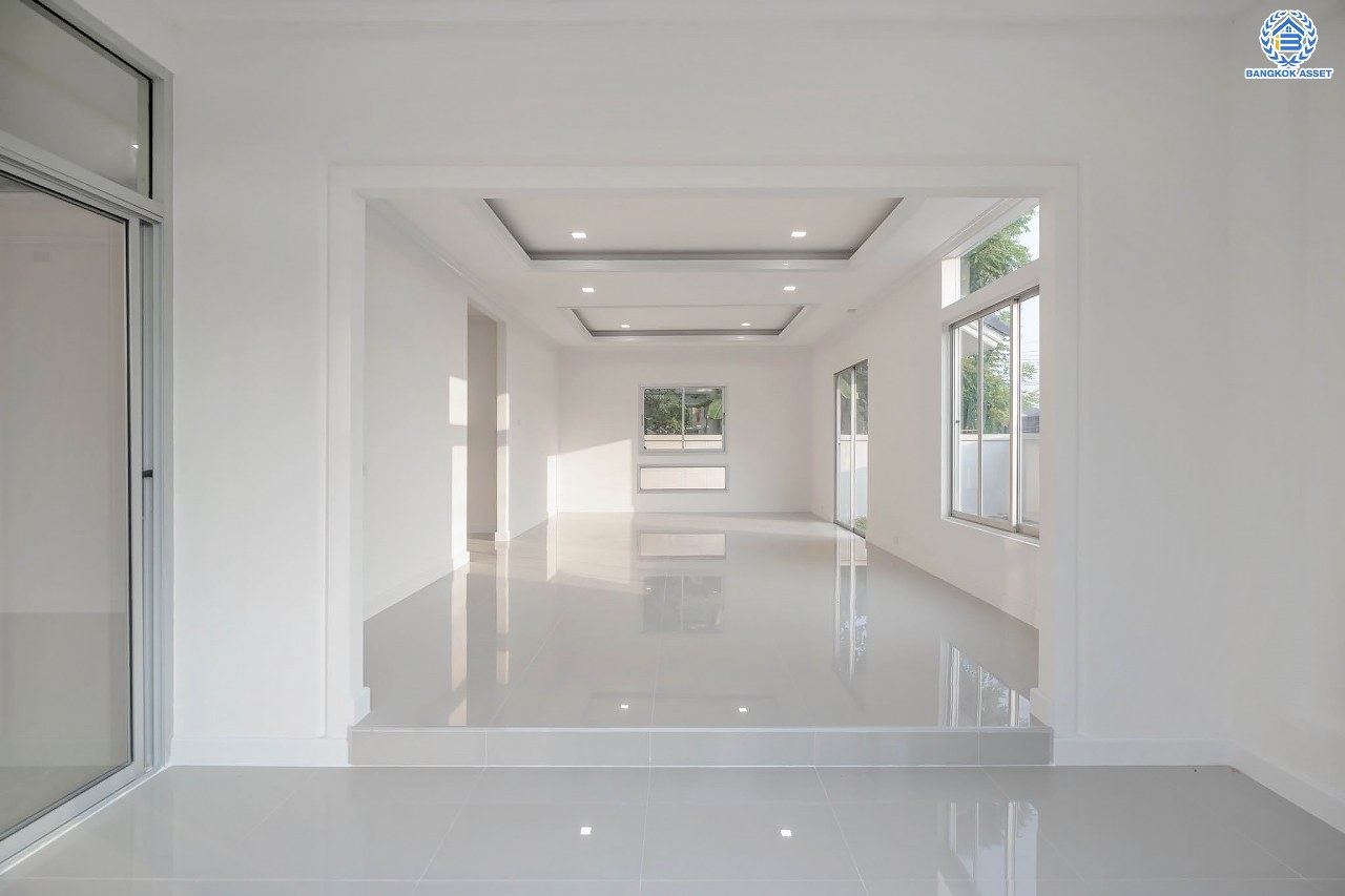 บ้านมือสองตกแต่งใหม่ โครงการ ชัยพฤกษ์ เพชรเกษม81 หลังมุม แบรนด์ Land&Houses พร้อมรองรับทุกความสุข บนเนื้อที่ 63.3 ตร.ว. ฟังก์ชัน 3 ห้องนอน 3 ห้องน้ำ 1 ห้องอเนกประสงค์ 2 ที่จอดรถ ทำเลเดินทางสะดวก เชื่อมต่อถนนเพชรเกษม ถนนมาเจริญ และใกล้ทางด่วน "เพชรเกษม"